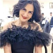 COURS DE CHANT TOUS NIVEAUX, DE 5 à 77 ANS, A MON DOMICILE
Vous êtes chanteur amateur comme professionnel, comédien, professeur, conférencier ou vous utilisez votre voix professionnellement, 
Je me prénomme Hasmik et je suis une chanteuse lyrique avec